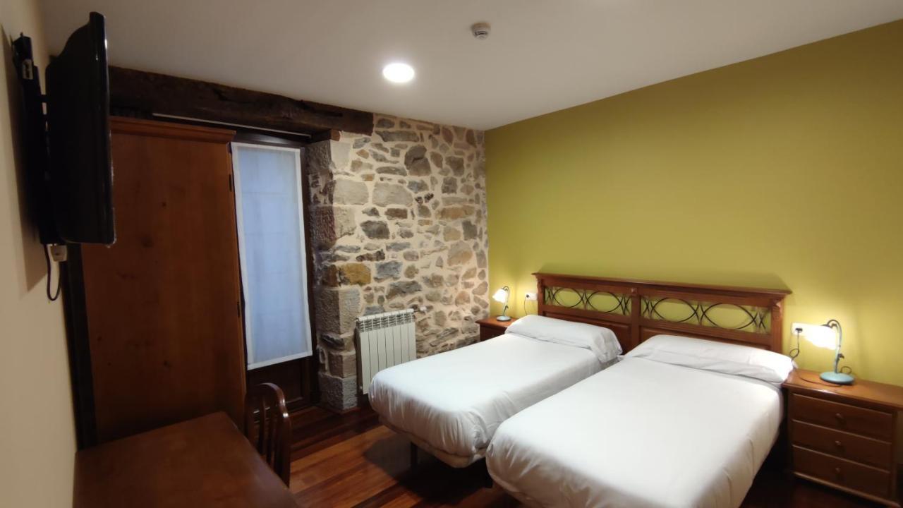 Ostatu Zegama Hotel ภายนอก รูปภาพ