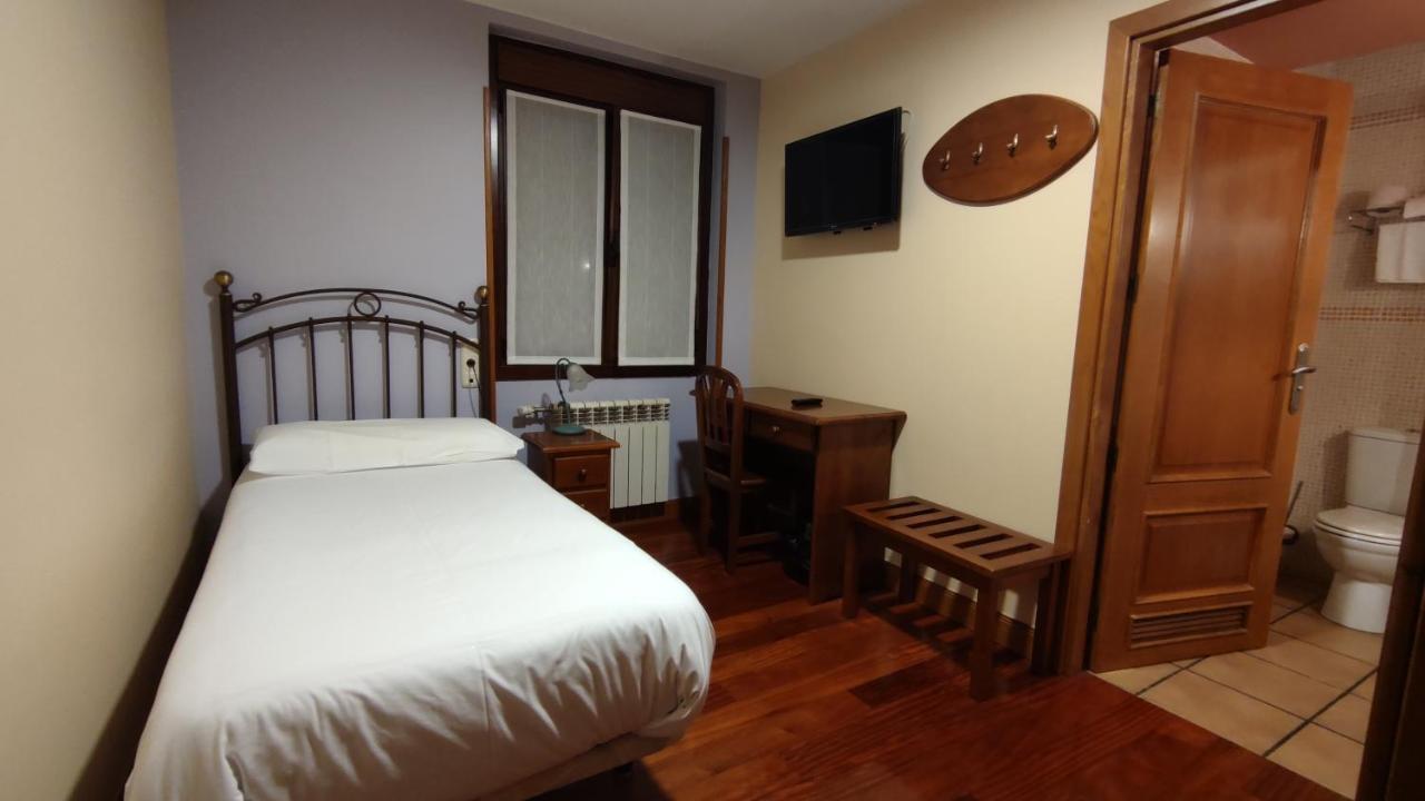 Ostatu Zegama Hotel ภายนอก รูปภาพ