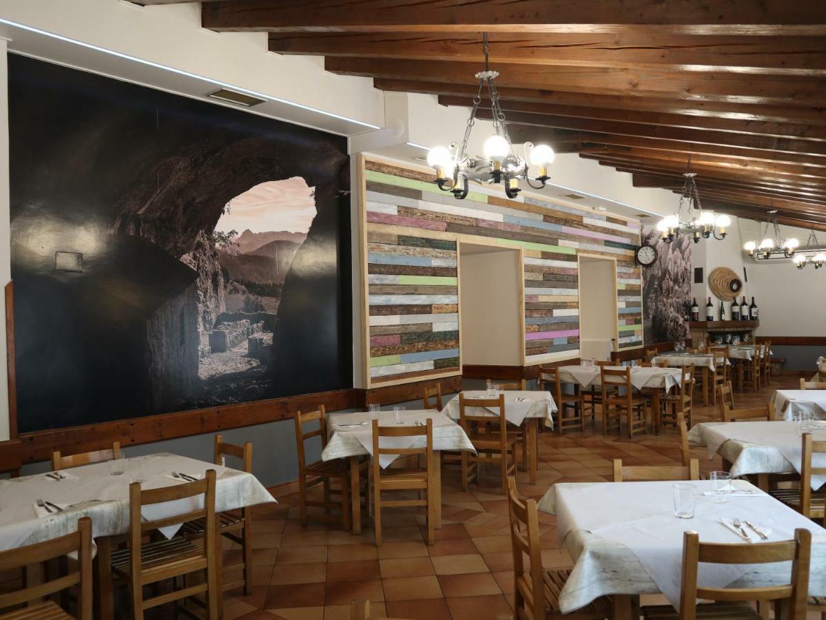 Ostatu Zegama Hotel ภายนอก รูปภาพ